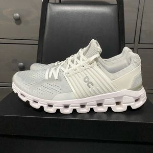 QC ON CLOUDSWIFT RUNNING SHOES WOMENS SIZE 10.5 -41.99579